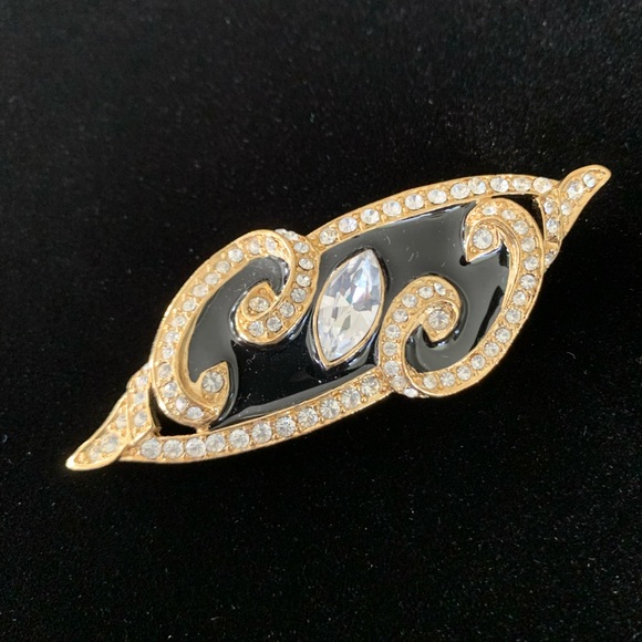 Vintage Crown Trifari Brooch - Picture 5 of 8